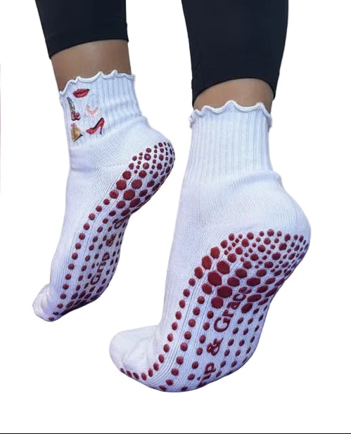 Elegance in Motion™ Grip Socks – Feminine Pilates Socks with Ruffled Trim
